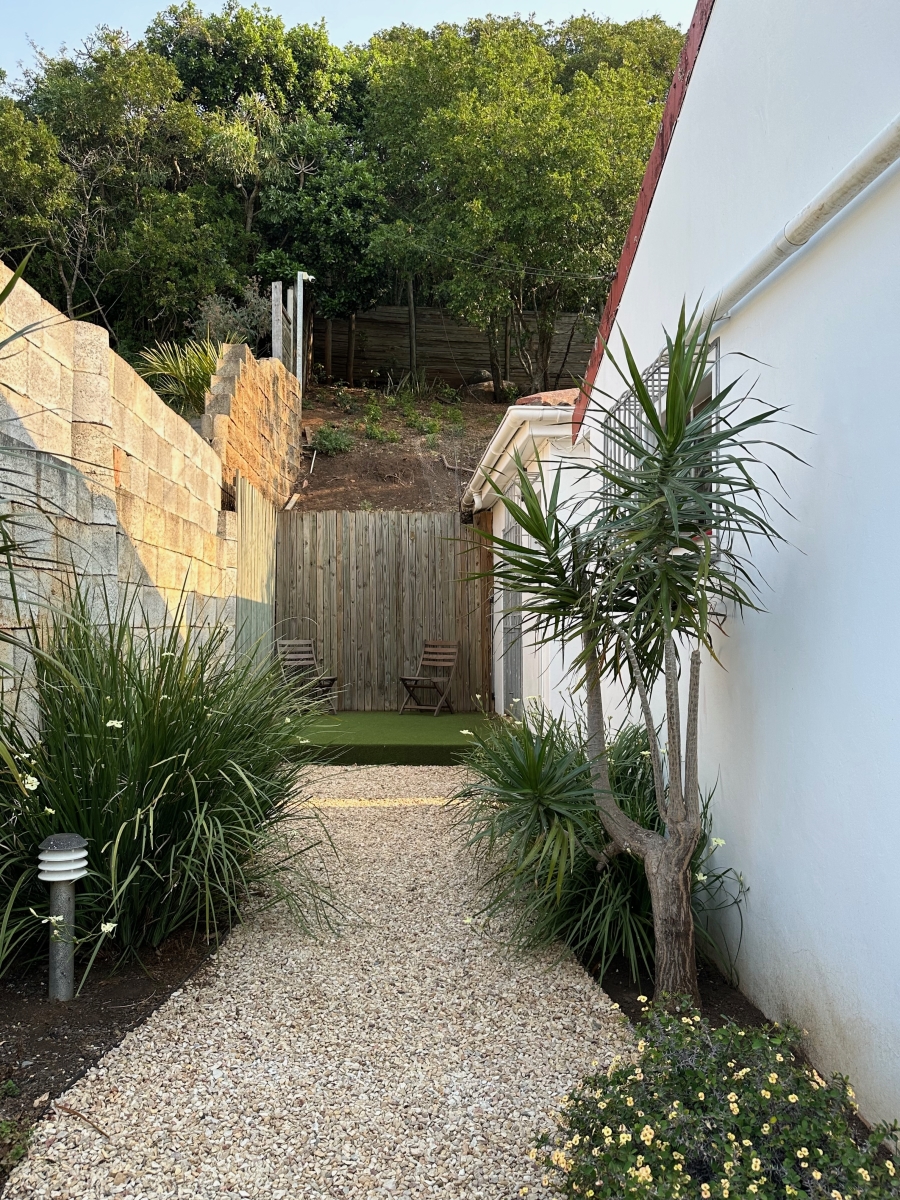 5 Bedroom Property for Sale in Gonubie North Eastern Cape